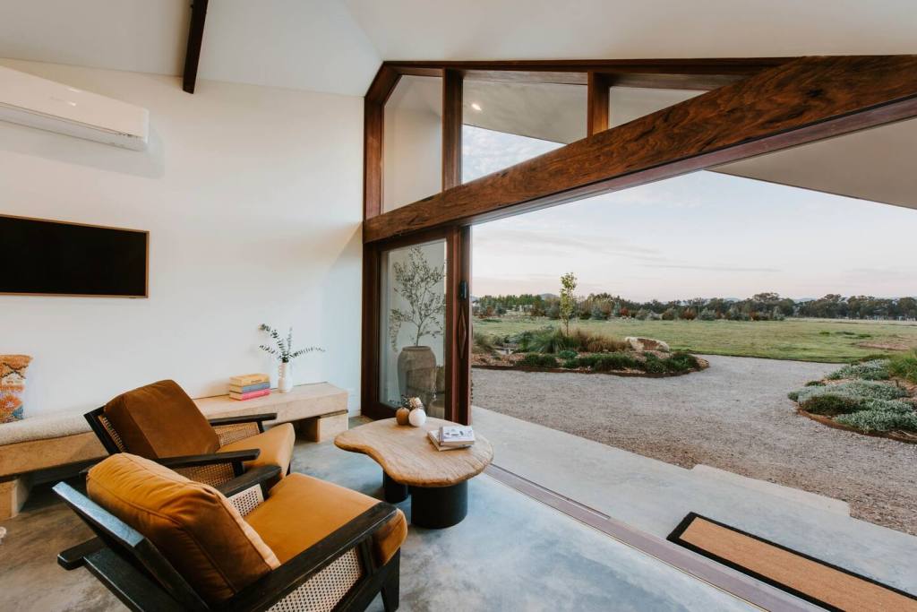 Une petite maison contemporaine 100% hors-réseaux conçue par un architecte