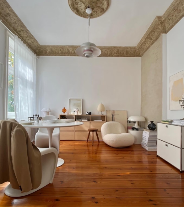 Commode Tylko La commode idéale pour ranger vos vêtements, trésors et produits de beauté, ou encore cacher le désordre. Quels que soient vos besoins, créez le rangement de vos rêves et mettez de l'ordre.
