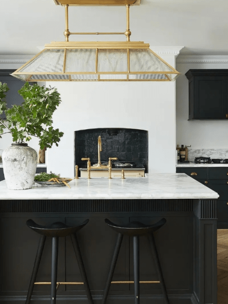 une Cuisine en Noir et&nbsp;Blanc