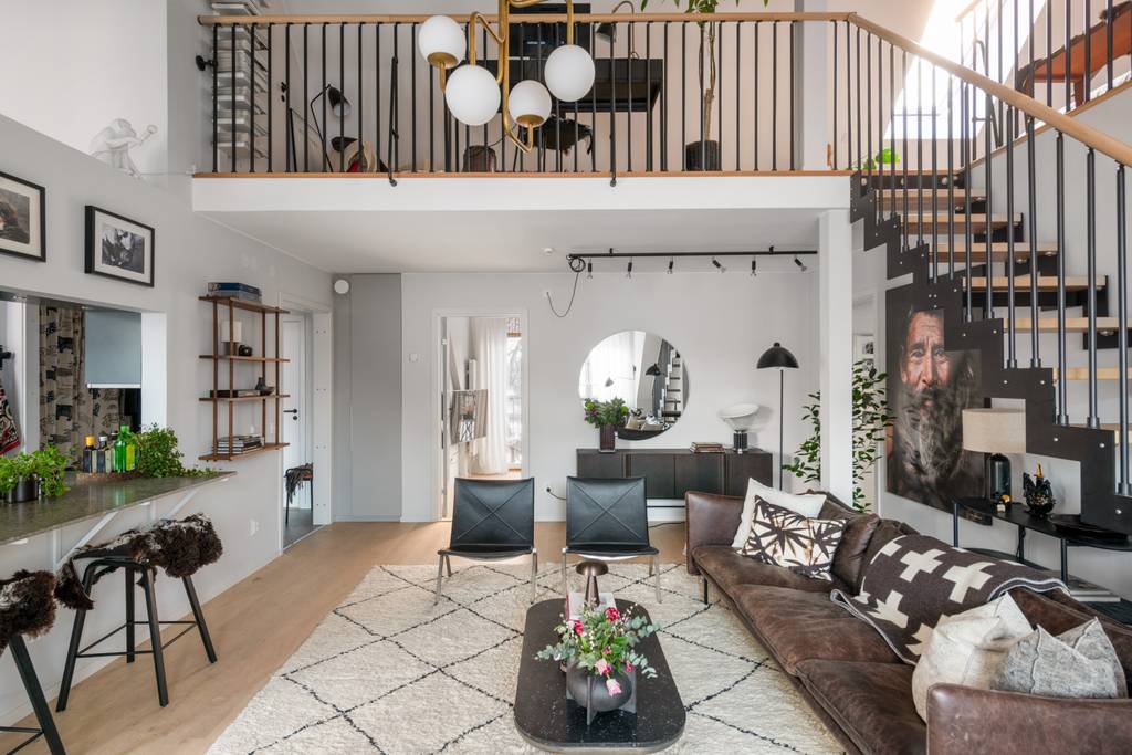 Un duplex moderne décoré dans des tons sobres et&nbsp;naturels
