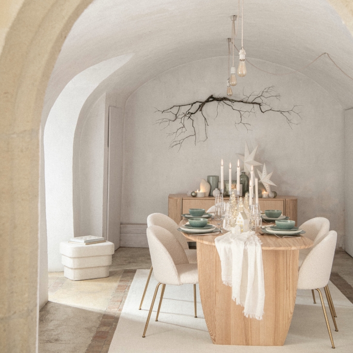 Ginette - Chaise bouclettes blanches et acier chromé doré