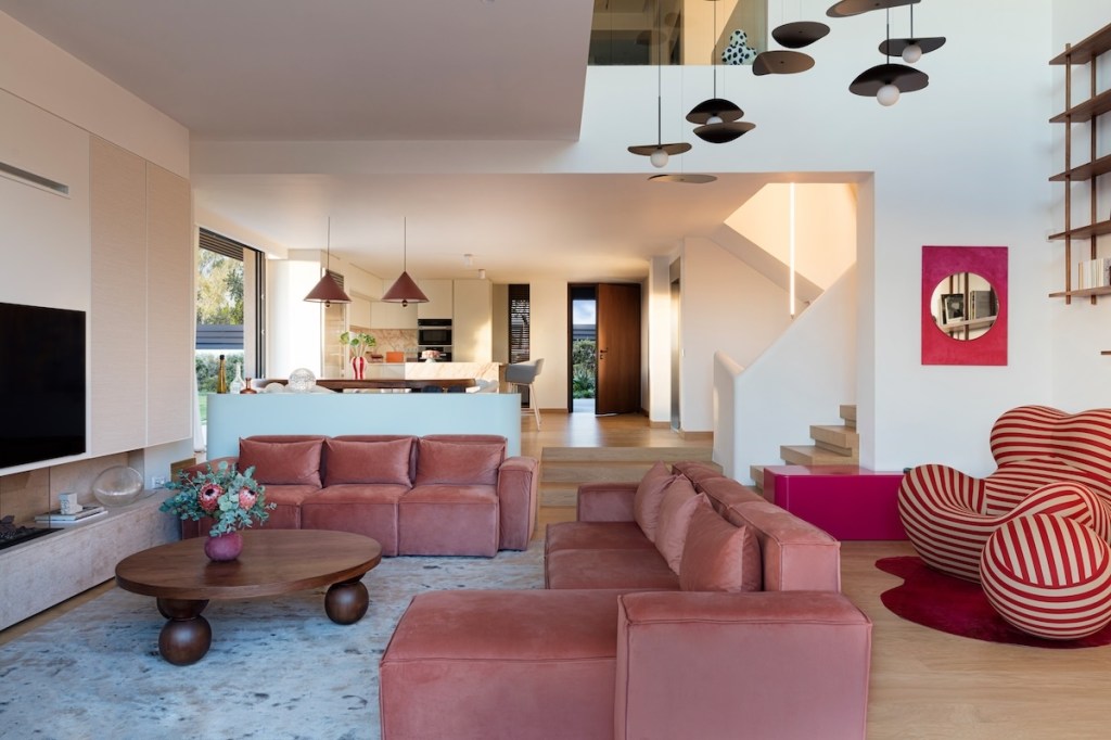 « Rebirth » de Ioli Chiotini  une maison familiale  dans la banlieue&nbsp;d’Athènes