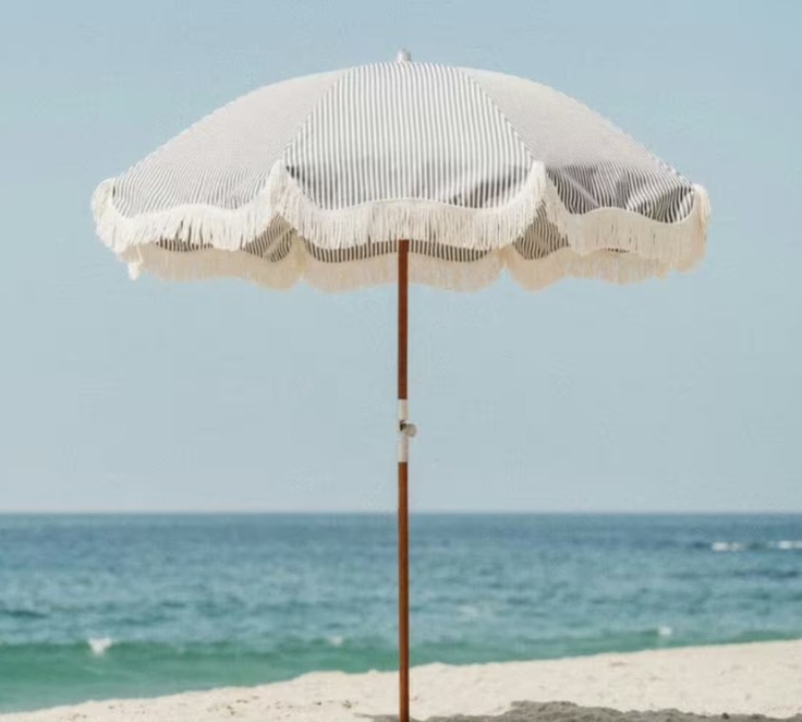 Parasol de plage à rayures bleues marines
Premium Laurens Stripe