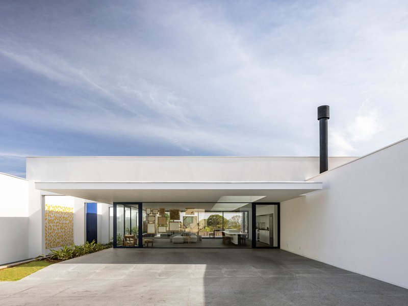 Une maison moderniste de style pavillon qui fait également office de&nbsp;galerie