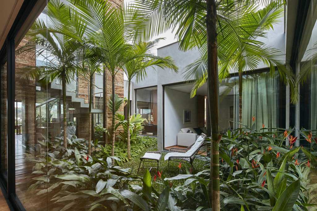 Une maison perchée sur une colline qui réunit famille, amis et une beauté panoramique architecte David&nbsp;Guerra