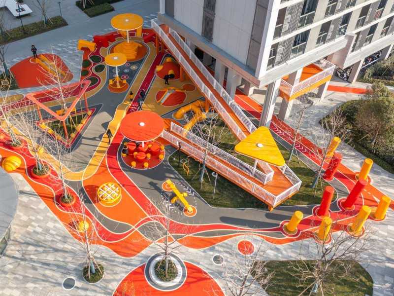 Ce design de parc a été inspiré par un volcan et son flux de&nbsp;lave.