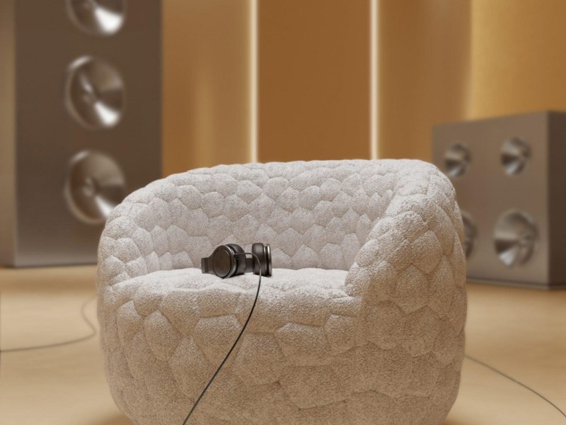 Robbie Williams a conçu un confortable fauteuil  pour la célèbre marque&nbsp;Moooi