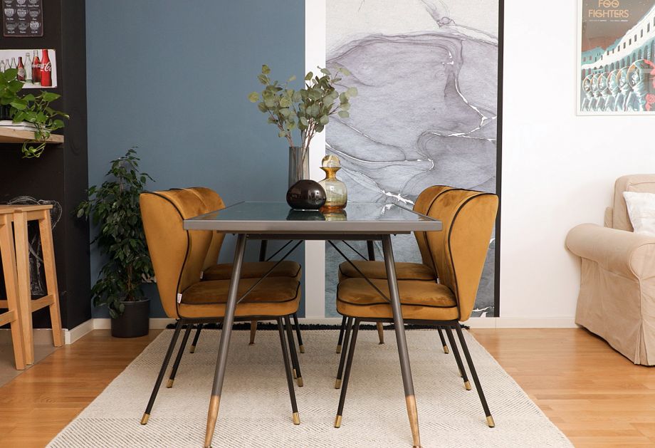 Choisir une table et une chaise dans la salle à&nbsp;manger