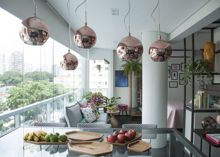 Appartement rempli de miroirs, de lumière naturelle et de style Sao Paolo
