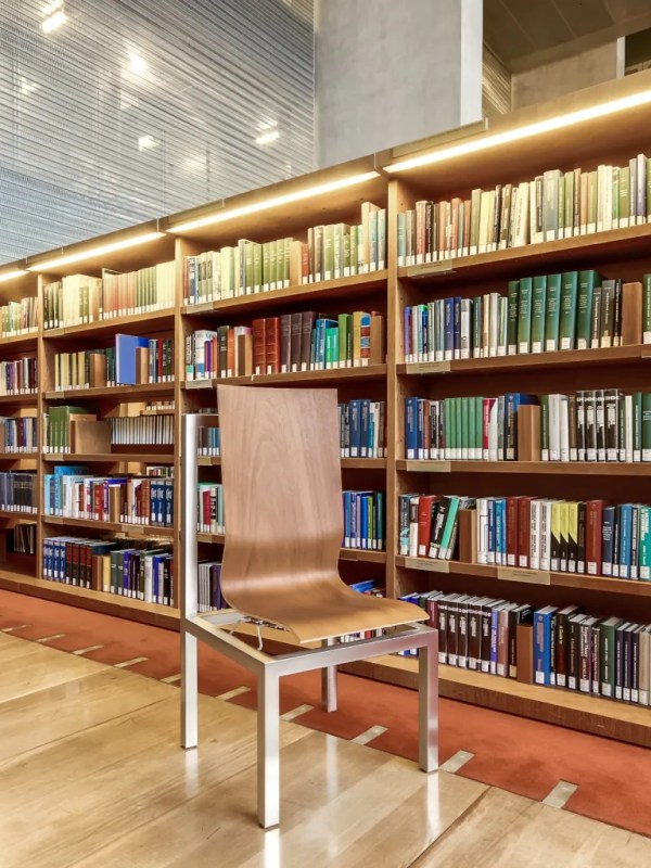 la chaise BNF,par Dominique Perrault et Gaëlle Lauriot-Prevost pour&nbsp;Coedition