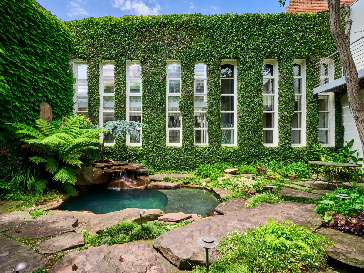 Un jardin secret luxuriant, à l&rsquo;intérieur d&rsquo;une église reconvertie de Melbourne&nbsp;!