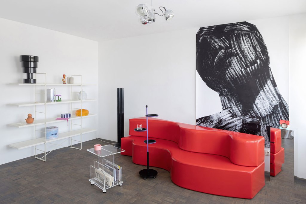 L’appartement Onda est un appartement réimaginé des années 80, plein de&nbsp;légèreté