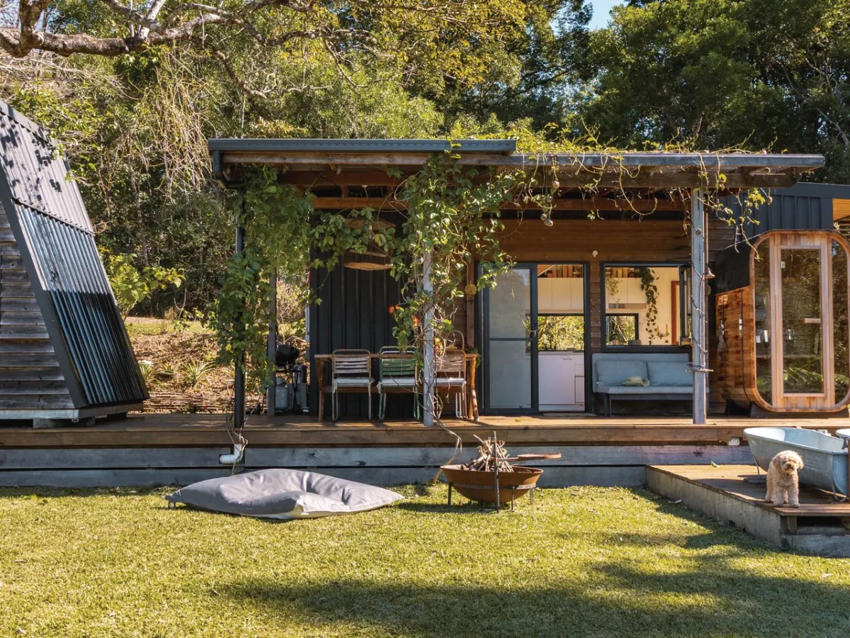 Cette tiny house virale est un sanctuaire hors réseau sur une ferme&nbsp;communautaire