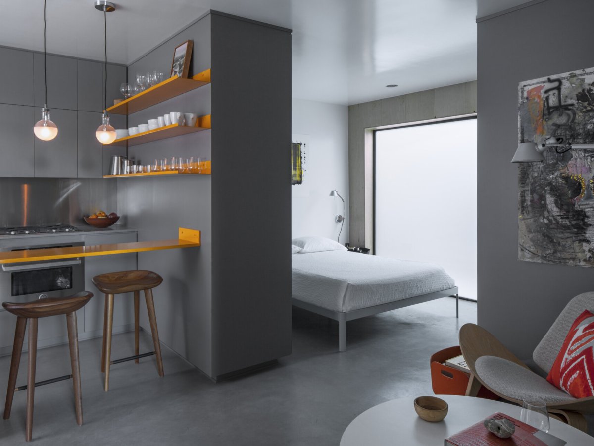 Ce minuscule appartement prouve que la couleur peut transformer les petits&nbsp;espaces.