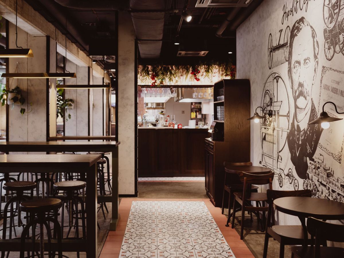 Aménagement dans un immeuble historique de style&nbsp;viennois